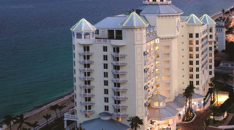 Hotel Pelican Grand Beach Resort