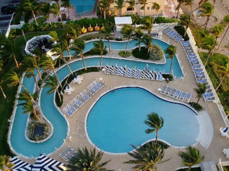 Hotel Pelican Grand Beach Resort
