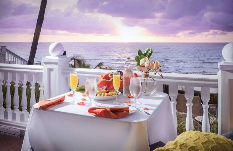 Hotel Pelican Grand Beach Resort