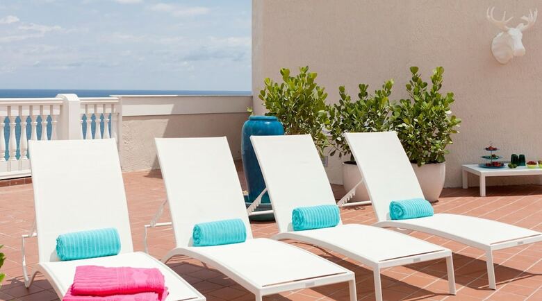 Hotel Pelican Grand Beach Resort