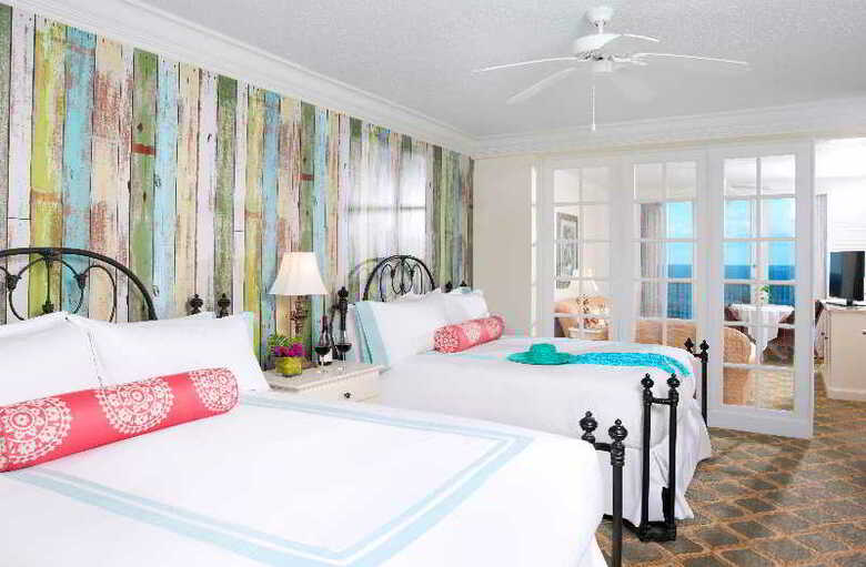 Hotel Pelican Grand Beach Resort
