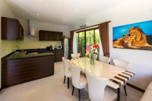 Villa Iorangi By Tropiclook: Suksan Style Rawai Beach