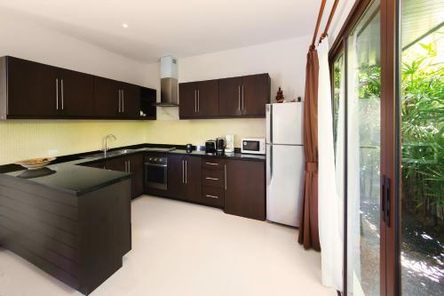 Villa Iorangi By Tropiclook: Suksan Style Rawai Beach