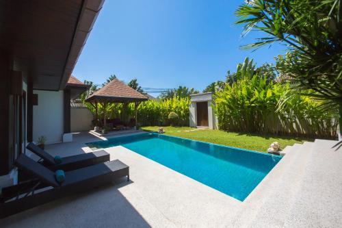 Villa Iorangi By Tropiclook: Suksan Style Rawai Beach