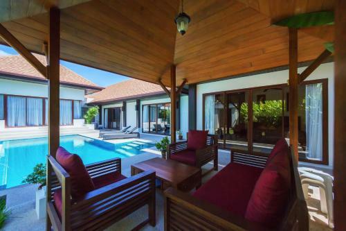 Villa Iorangi By Tropiclook: Suksan Style Rawai Beach