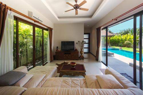 Villa Iorangi By Tropiclook: Suksan Style Rawai Beach