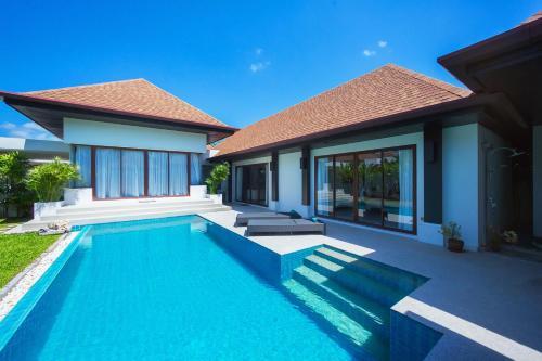 Villa Iorangi By Tropiclook: Suksan Style Rawai Beach