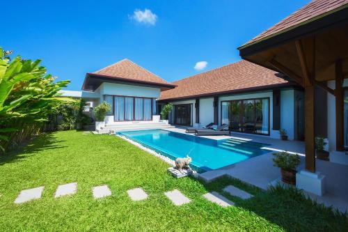 Villa Iorangi By Tropiclook: Suksan Style Rawai Beach