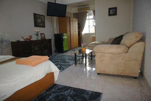 Albergue River Hotel