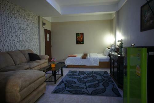 Albergue River Hotel