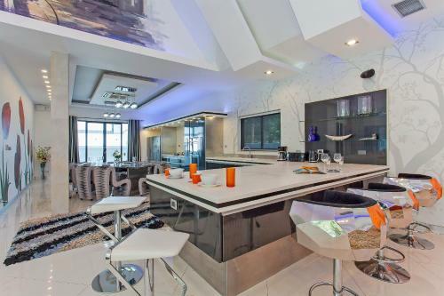 Royale Grand Villa