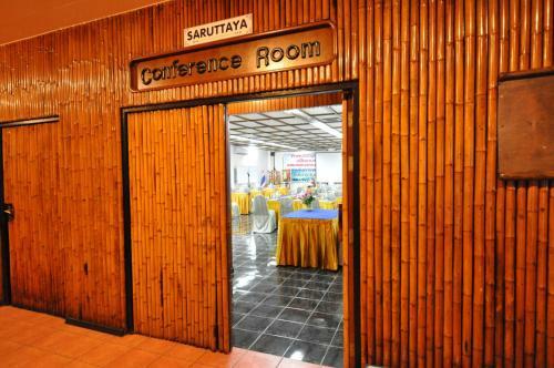 Basaya Beach Hotel & Resort