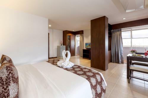 Hotel The Holiday Resort