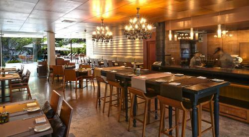 Hotel Woodlands Suites Serviced Residences