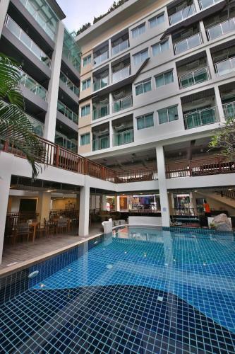 Sunshine Hotel & Residences