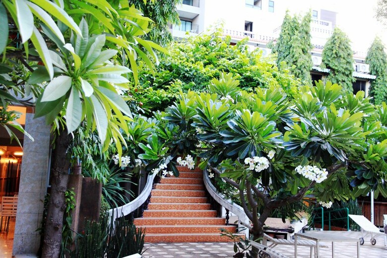 Aparthotel Seashore Pattaya Resort
