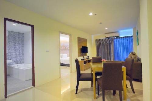 Hotel R-con@siam