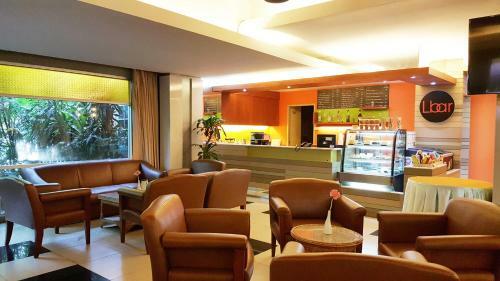 Long Beach Cha-am Hotel
