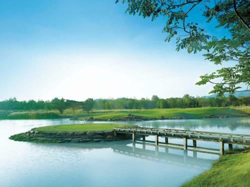 The Imperial Lake View Hotel And Golf Club