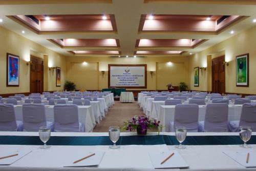 The Imperial Lake View Hotel And Golf Club