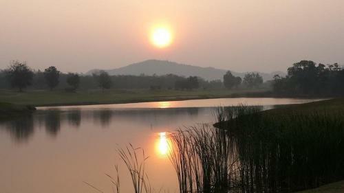 The Imperial Lake View Hotel And Golf Club
