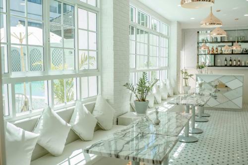 De Hug Hotel & Residence