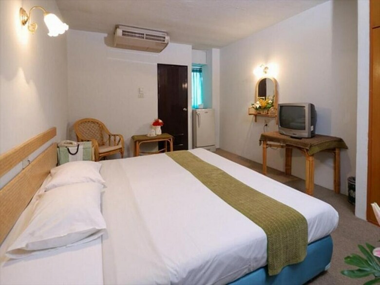 Hotel Tawan Court