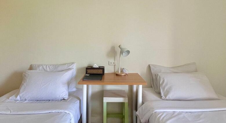 Hostal Baanbaramee Guesthouse