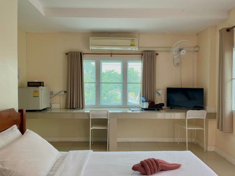 Hostal Baanbaramee Guesthouse