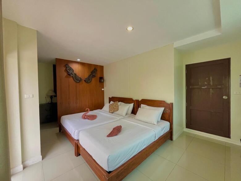 Hostal Baanbaramee Guesthouse