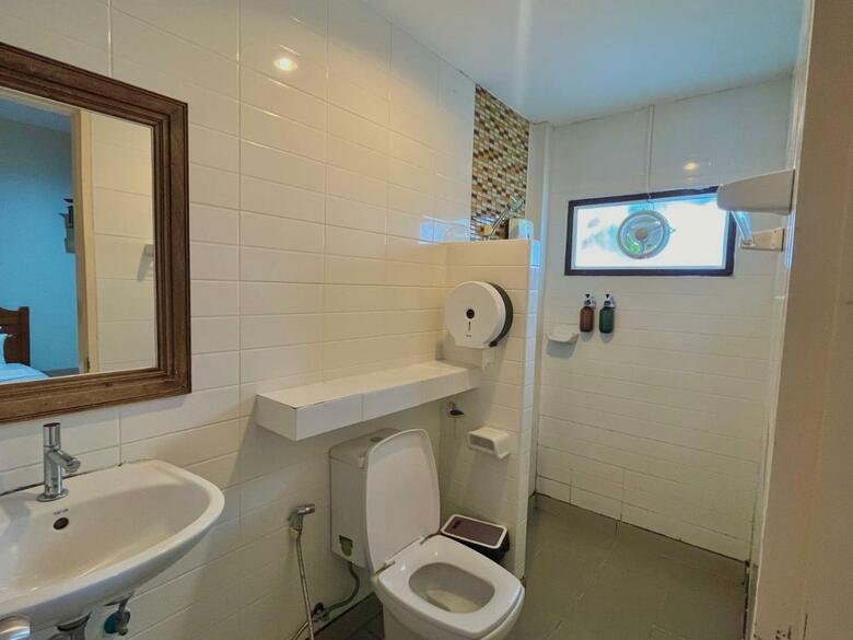 Hostal Baanbaramee Guesthouse