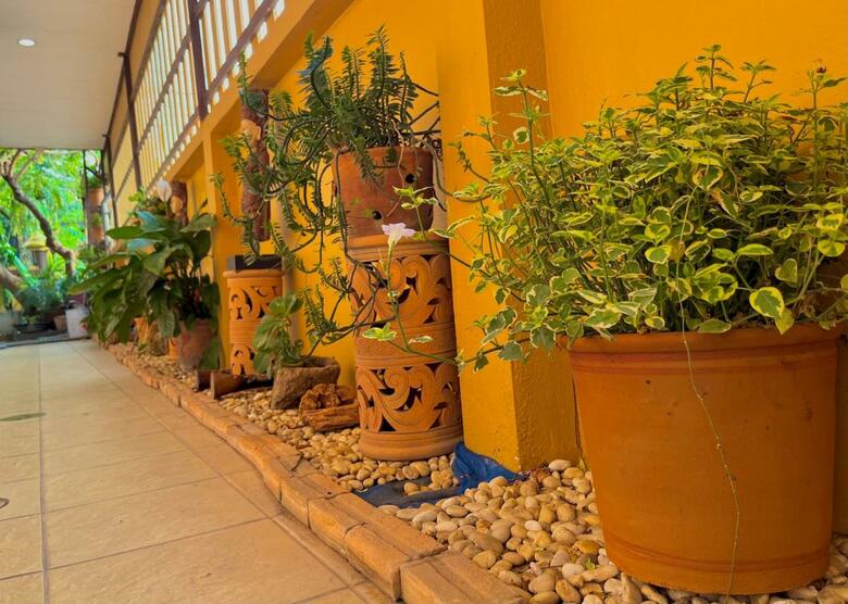Hostal Baanbaramee Guesthouse