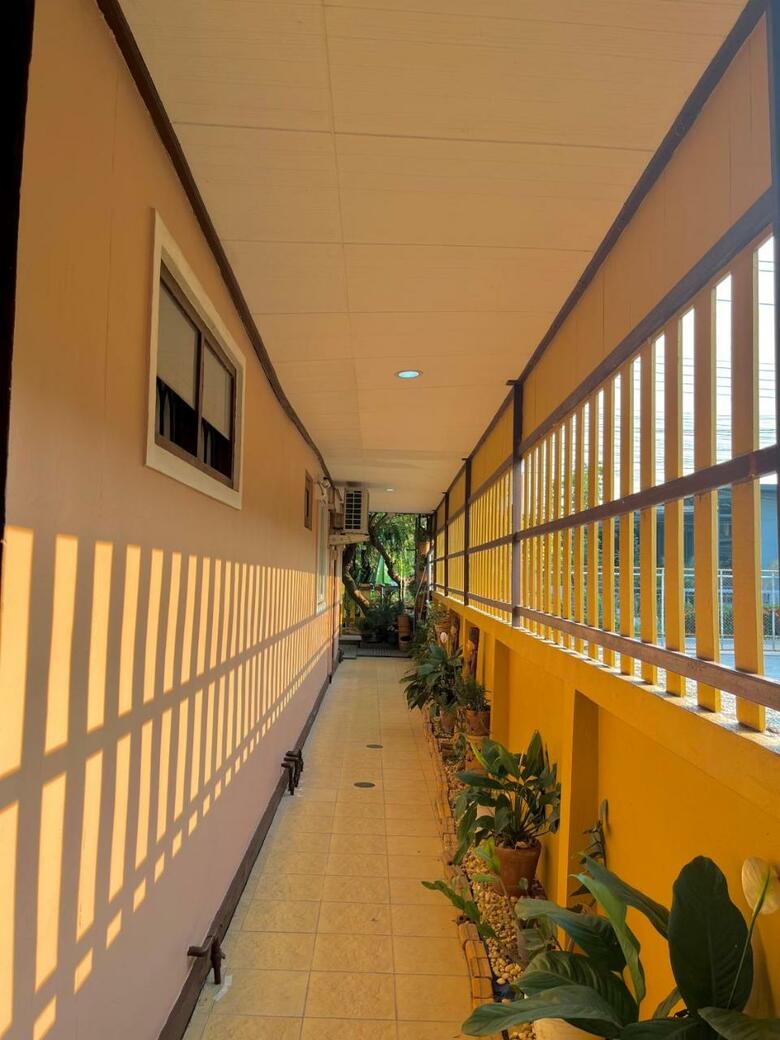 Hostal Baanbaramee Guesthouse