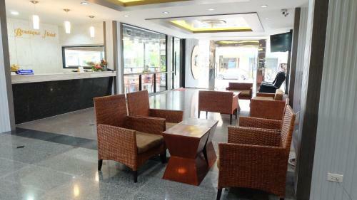 Silom Palace Hotel