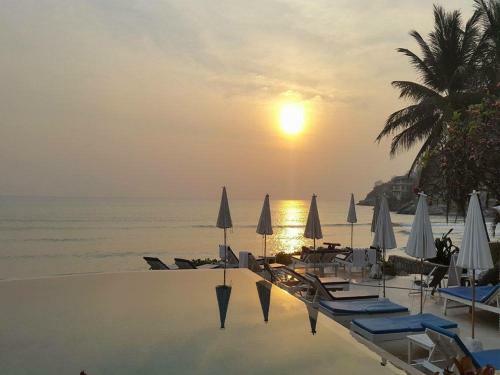 Nern Chalet Beachfront Hotel