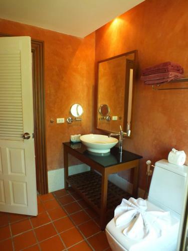 Hotel C&n Kho Khao Beach Resort