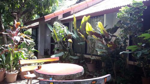 Hostal Baan Songjum