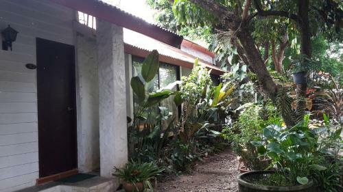 Hostal Baan Songjum
