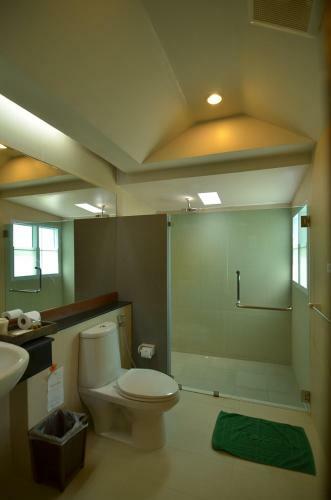 Hotel Nakara Long Beach Resort