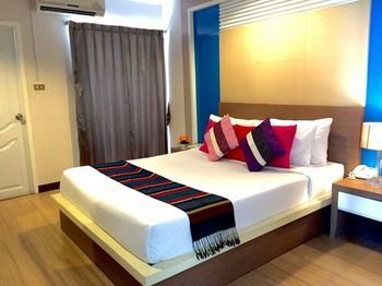Hotel Charoenchit House