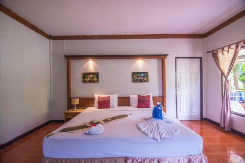 Lanta Nice Beach Resort
