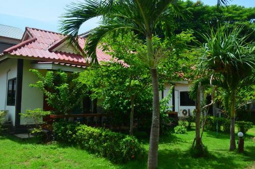 Lanta Nice Beach Resort