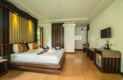 Lanta Nice Beach Resort