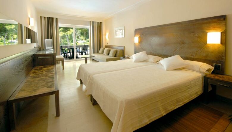 Hotel Beach Club Font Sa Cala