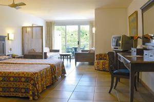 Hotel Beach Club Font Sa Cala