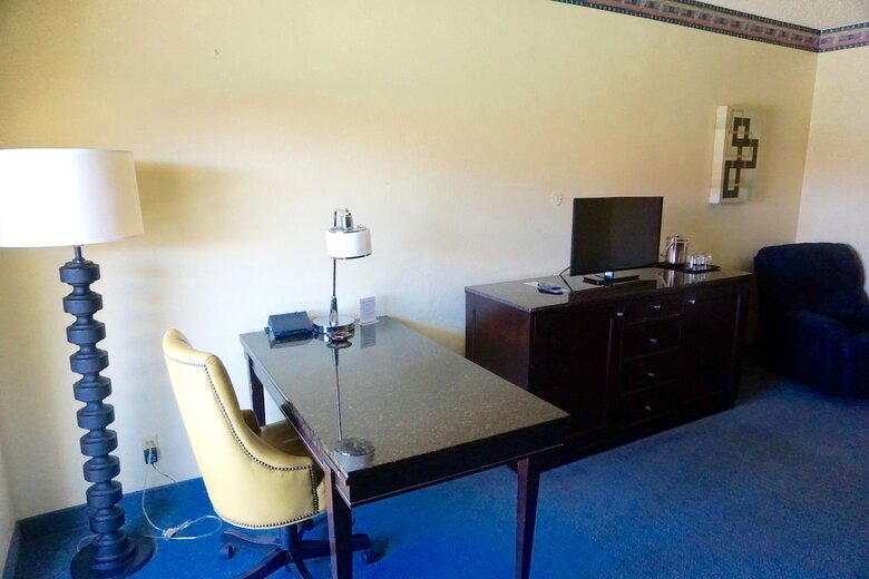 Hotel Heritage Inn Suites
