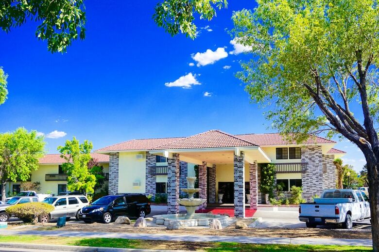 Hotel Heritage Inn Suites