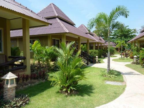 Hotel Lanta Castaway Beach Resort