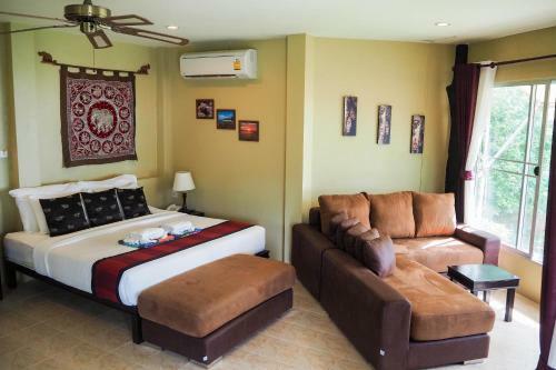 Hotel Lanta Castaway Beach Resort