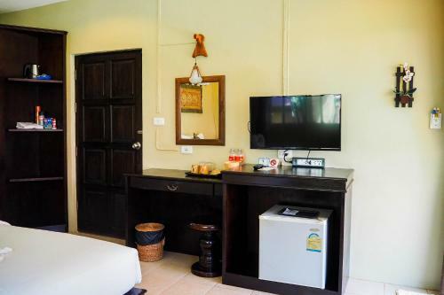 Hotel Lanta Castaway Beach Resort